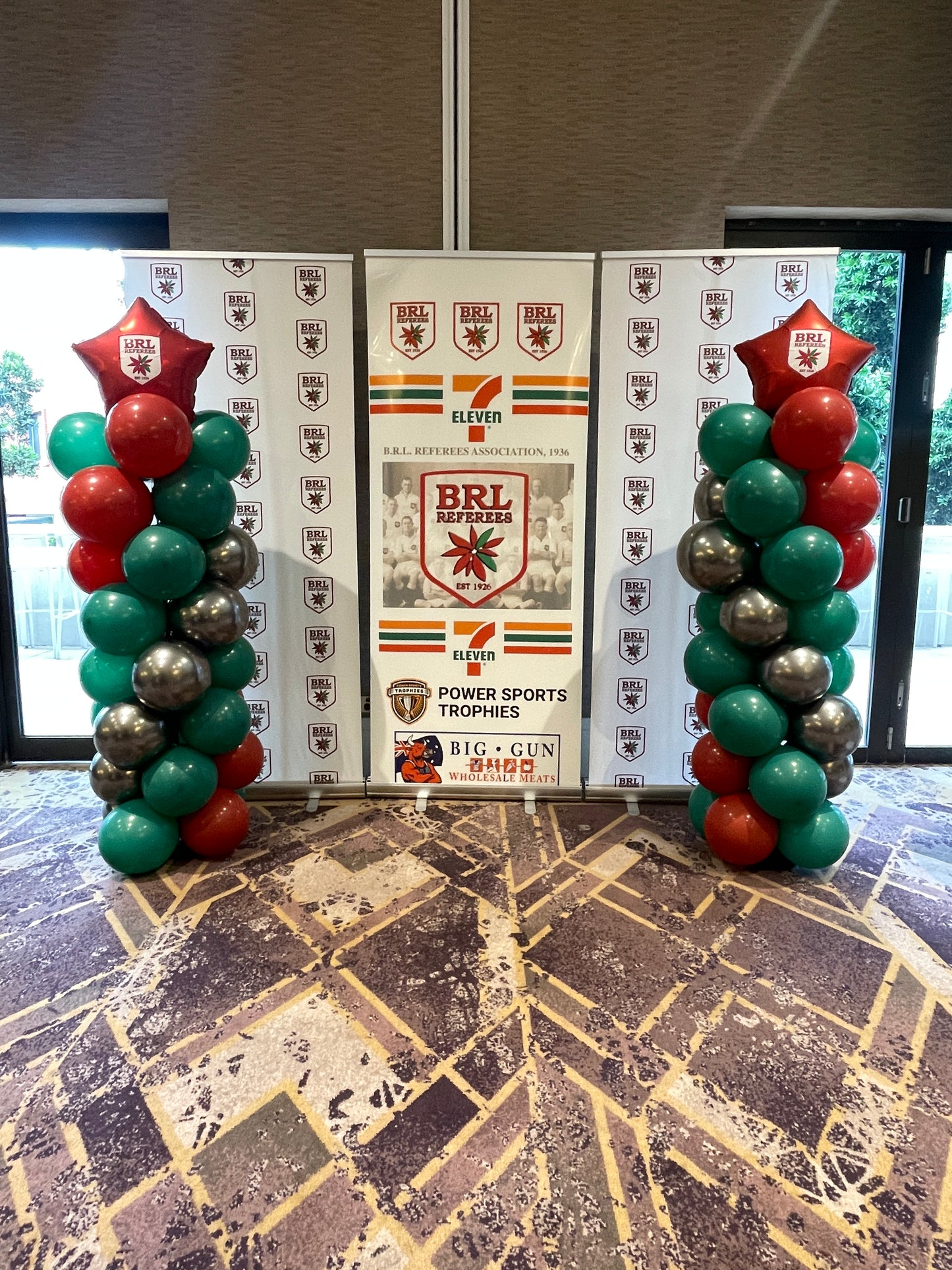 Corporate 7 Column with Star balloon