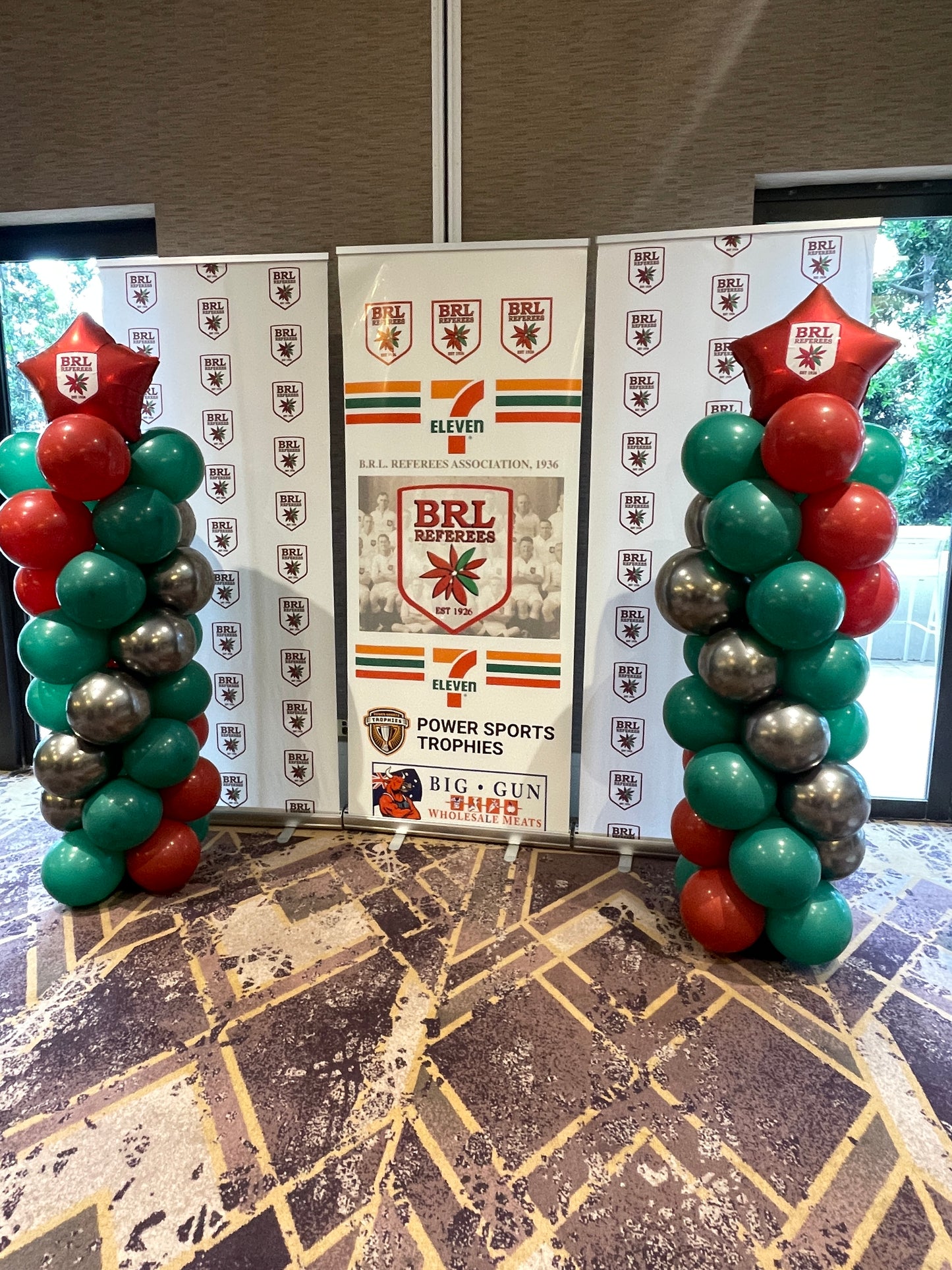Corporate 7 Column with Star balloon