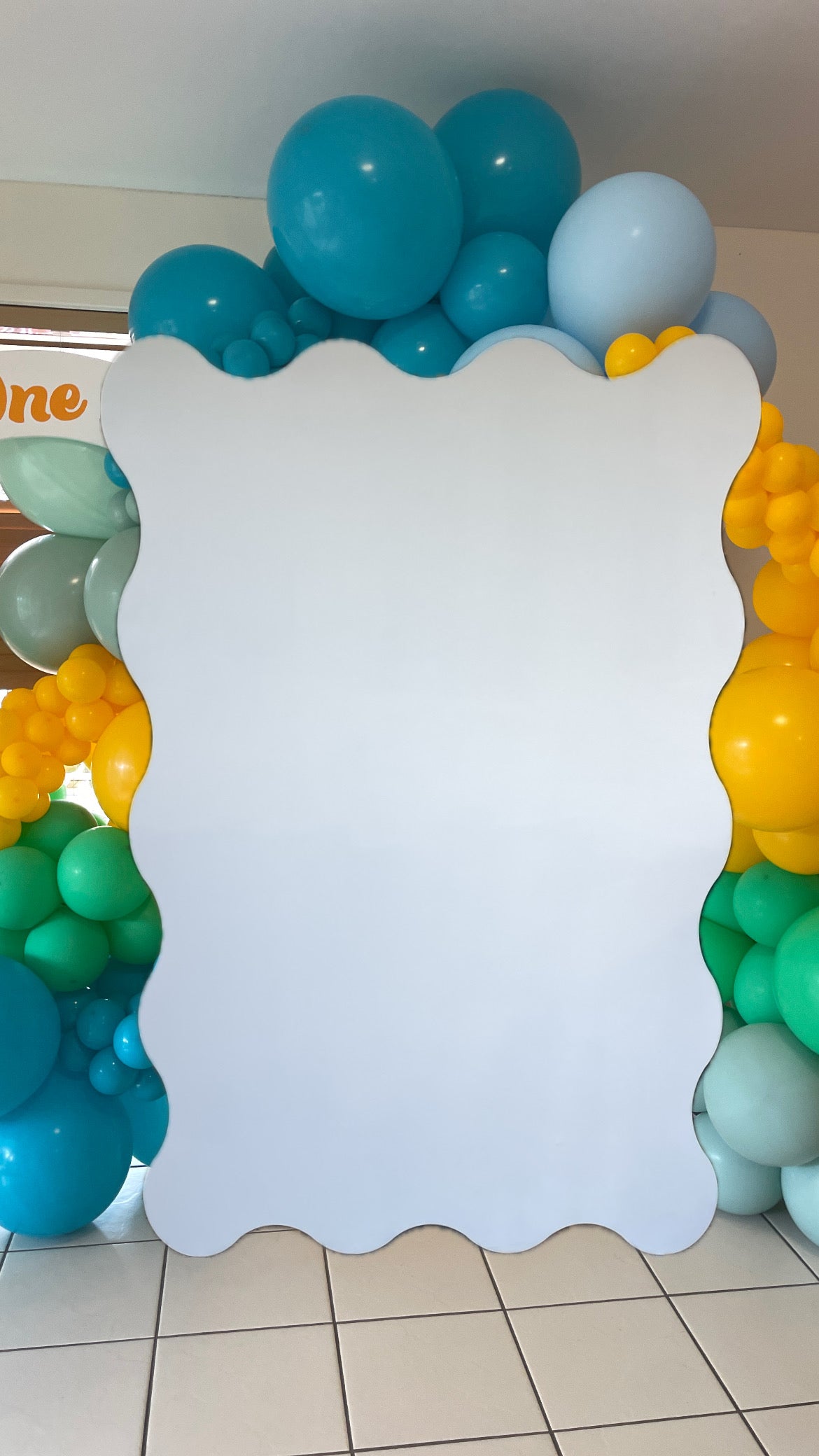 1.8m x 1.2m Wavy Backdrop ONLY KIDS