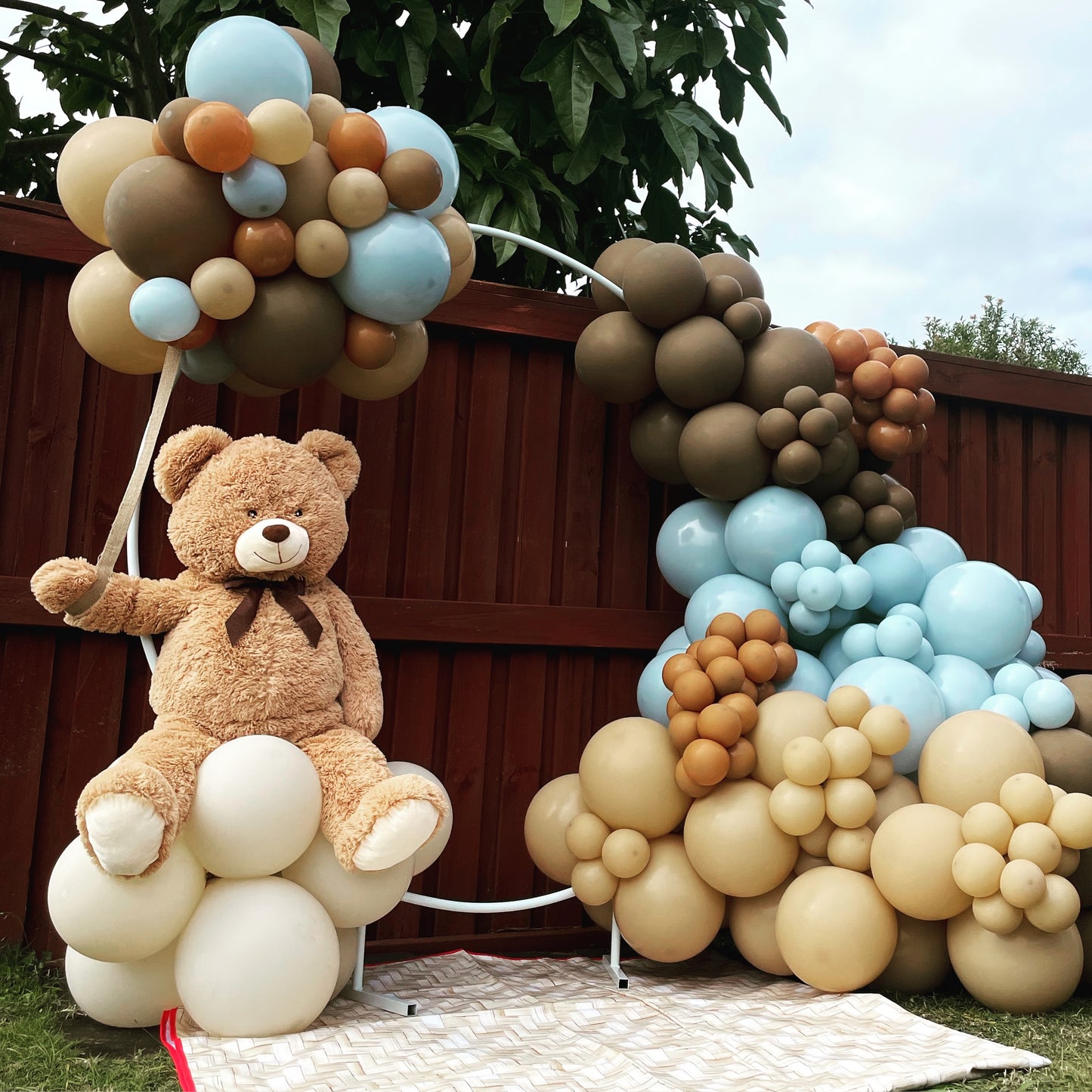 1.5m White Circle Hoop Hire backdrop ONLY