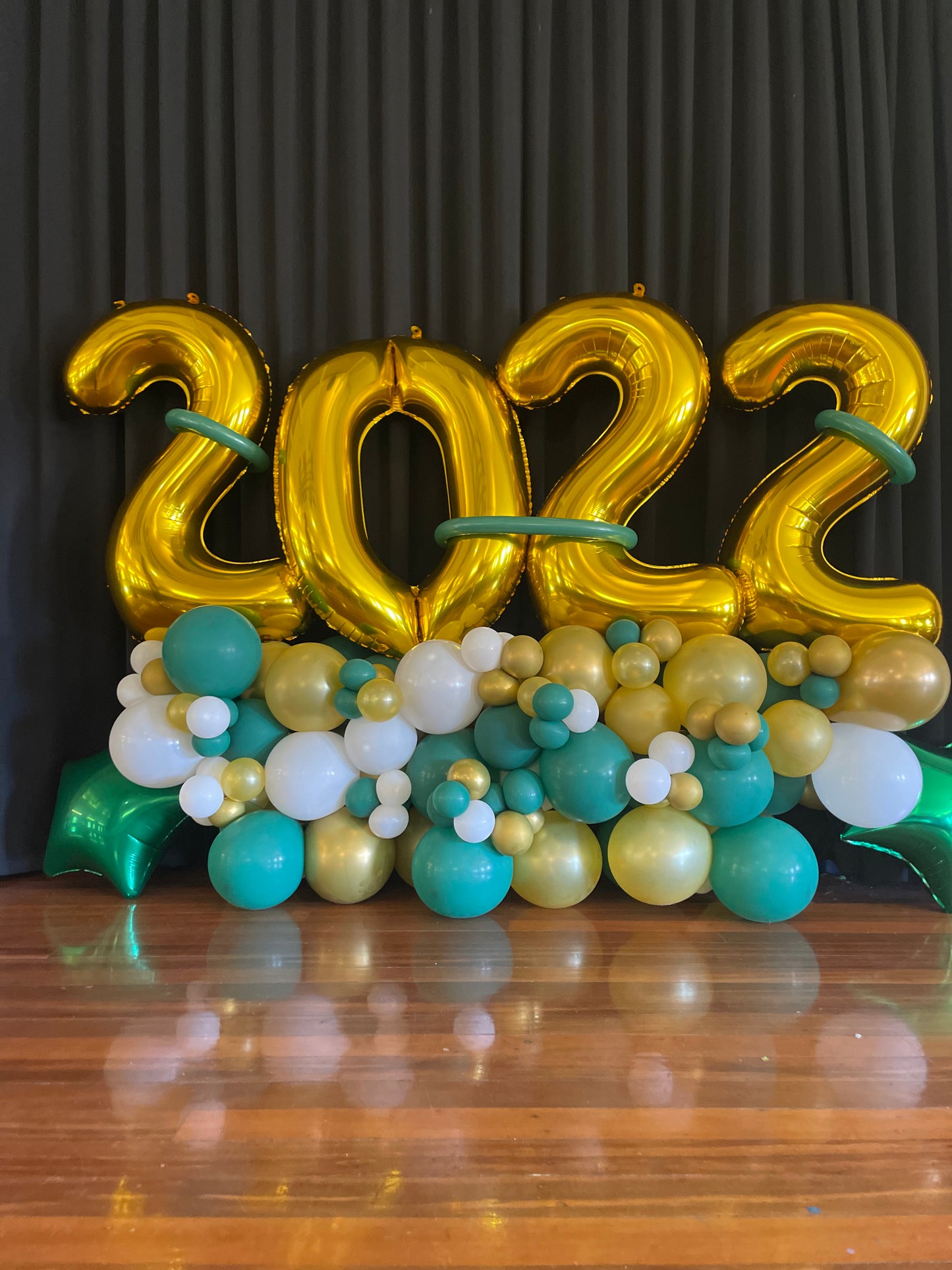 Year Number cluster Balloon Bouquet