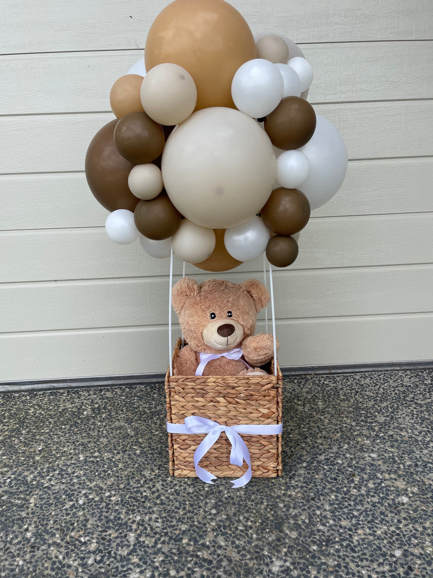 Baby Bear Hot air Balloon in Basket (BABY SHOWER)